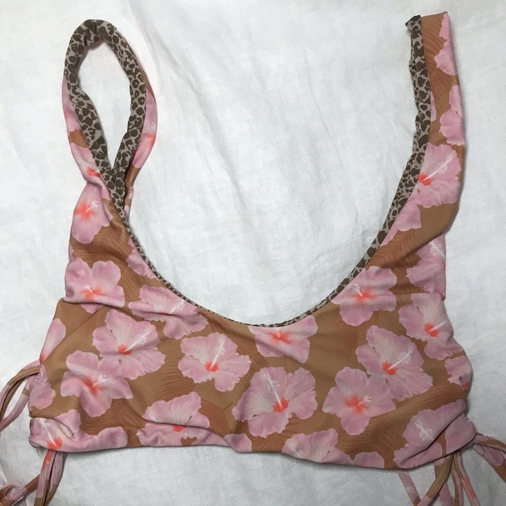 Acacia Mahalo Capsule Hunter Top